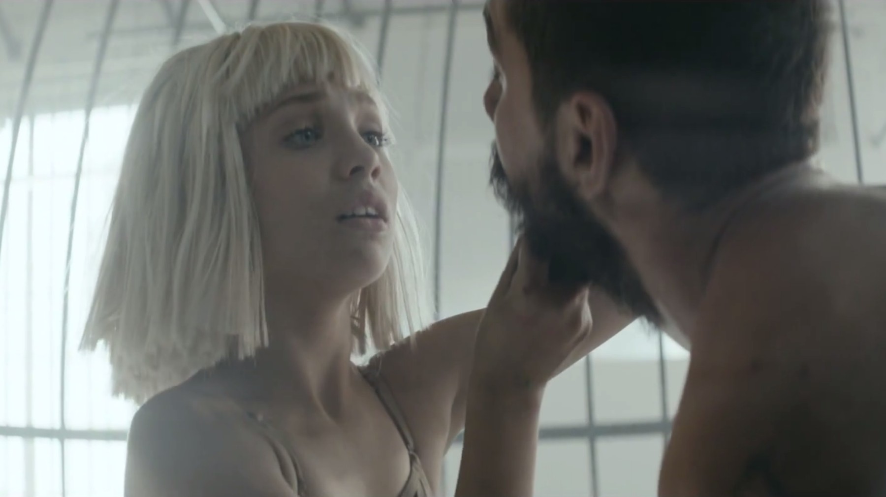 Elastic heart перевод. Шайа ЛАБАФ Elastic Heart. Сиа и Шайа ЛАБАФ. Sia Elastic Heart. Maddie Ziegler Elastic Heart.