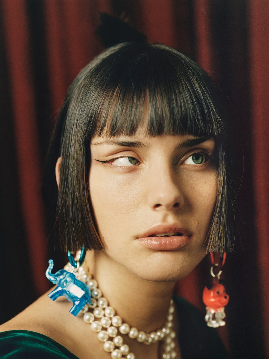 1547744282011-3-hanna-moon-moffy-with-earrings-2018-c-hanna-moon.jpeg?resize=1050: