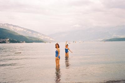 Mom & Anne, Strandbad, 2024