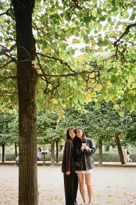 Fi & Jen, Paris, 2023