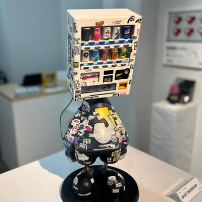(14) FAKETOY on X: "「JUICE」 現在秋葉原で開催中の企画展「CROSSOVER」の為に作った自販機がモチーフの大型作品です。 参加アーティストさんにお借りしたステッカーデザインを使って仕上げました。 その他作品も多数ありますのでご興味ある方は是非秋葉原へ ■開催期間 1月24日（土）～2月1日（日） ■開催場所 https://t.co/IsGobLkDLV" / X