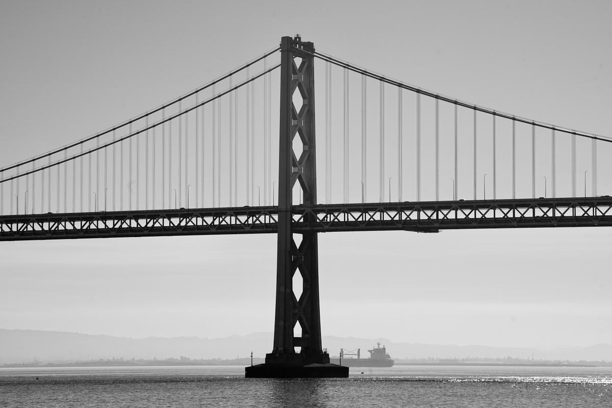 2022-09-25_a-large-bridge-over-water-xseefvuurg0.jpg