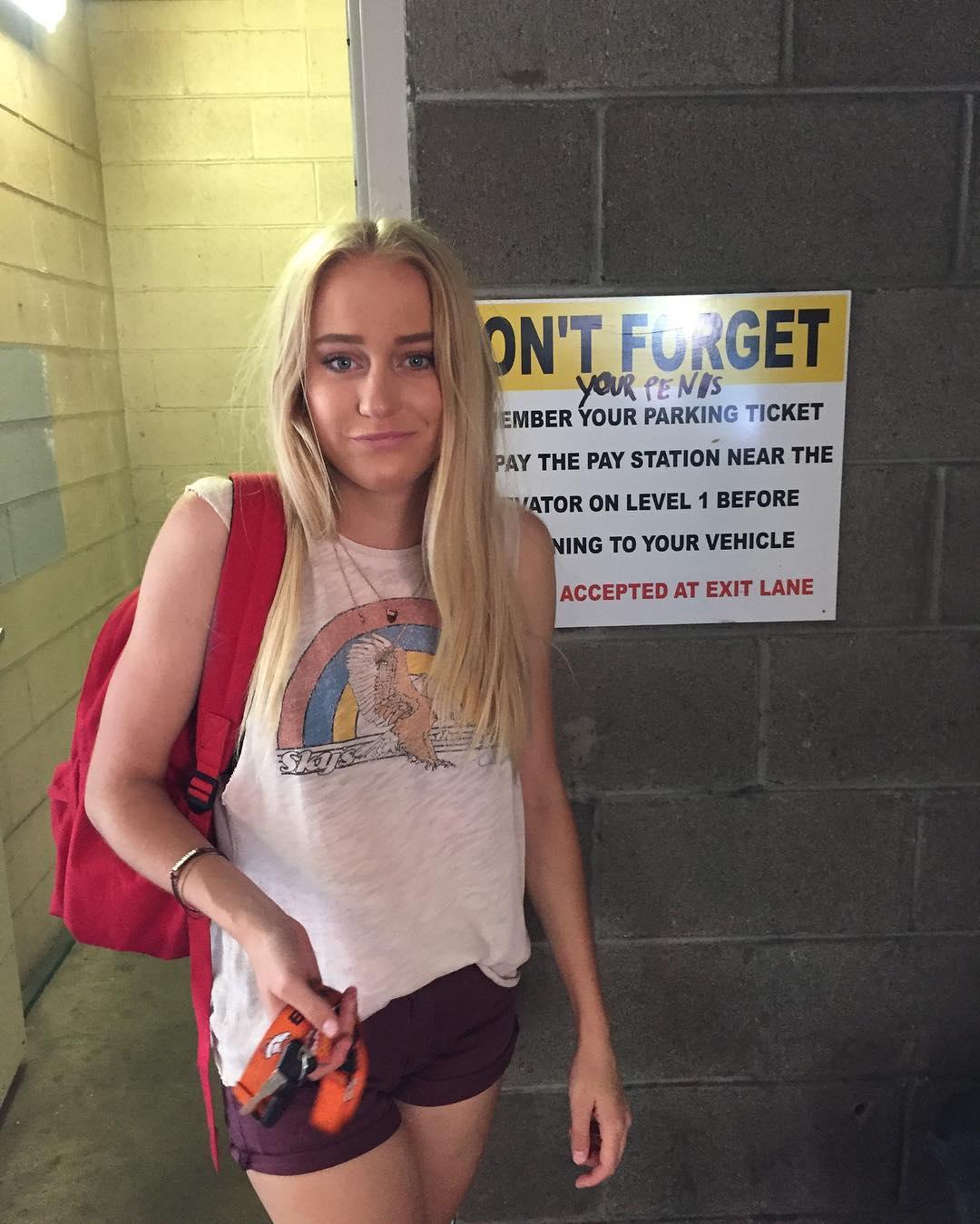Hey, don't forget your penis. I miss @sydney_alexis3. She's a real one.
