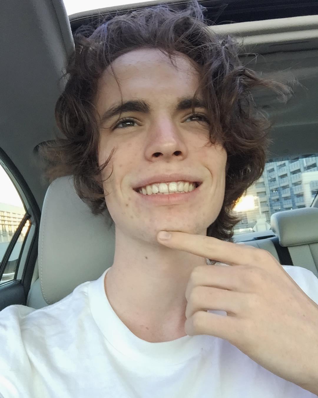 my skin’s almost good and i’ll be home tonight and my latest “project” is in my bio so go look at it on a computer or s…