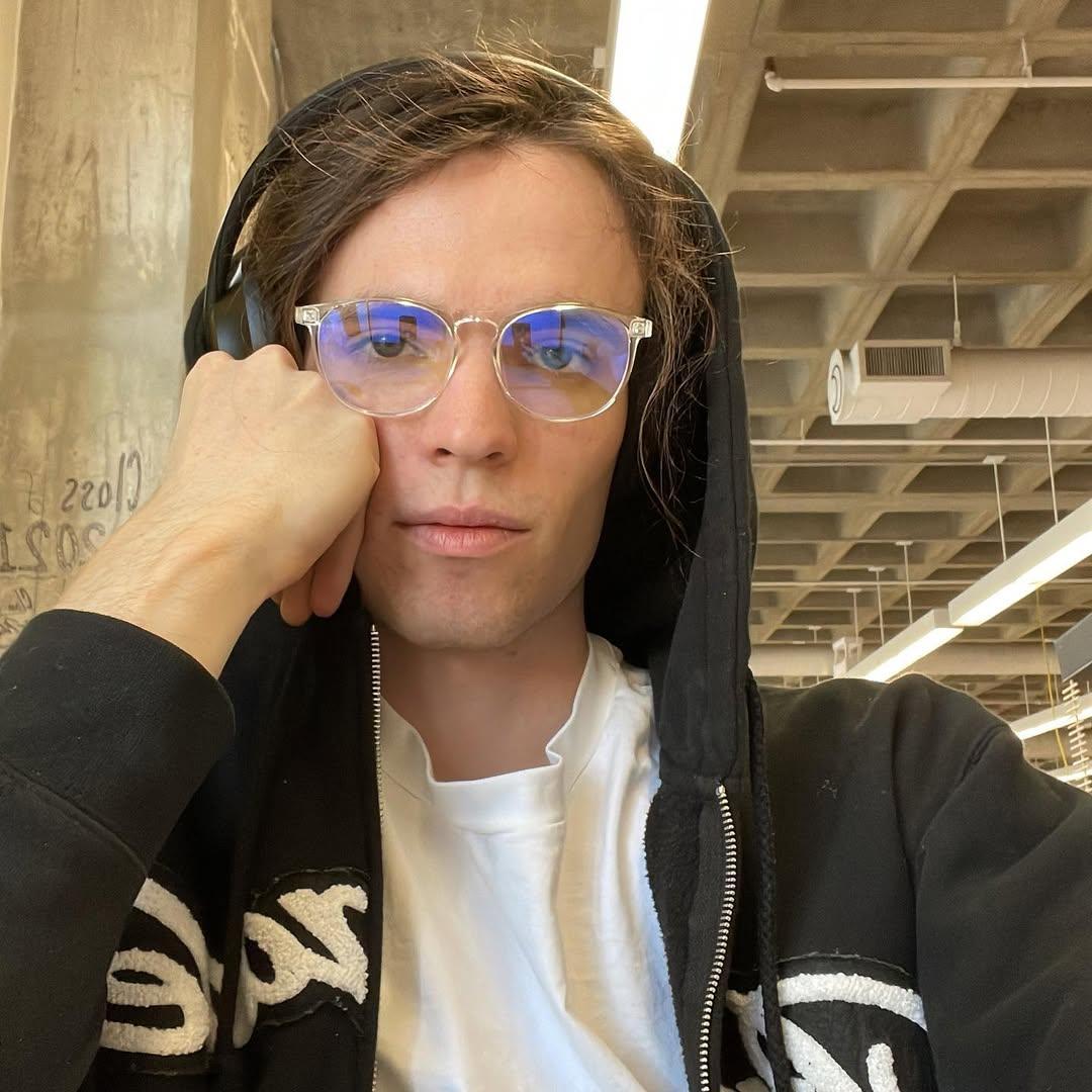 POV you are the Creative Cloud Desktop App and I am about to force quit