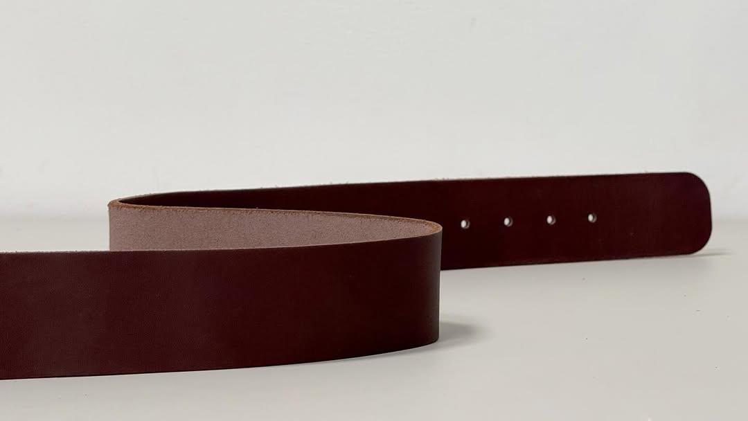 Oval Buckle Belt I designed for @ezraarthur reminded me of Richard Serra’s Te Tuhirangi Contour (1999-2001)