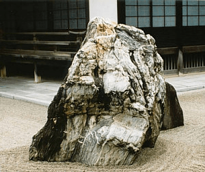 stone-koyasan-photo-by-gabi-greve-tn.jpg