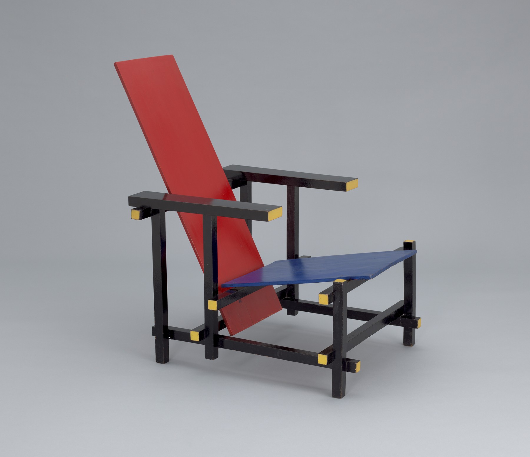 Gerrit Rietveld Red Blue Chair 1918–1923