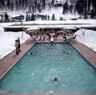 slim-aarons-snow-round-the-pool.jpg