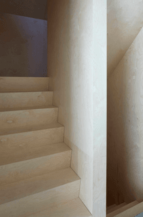 hatley-house-steep-stair-quebec-pelletier-de-fontenay-and-francois-abbott-13-1466x2215.jpg