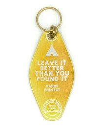 holiday-gift-guide-for-national-park-lovers-key-chain.jpg?resize=211-264-ssl=1