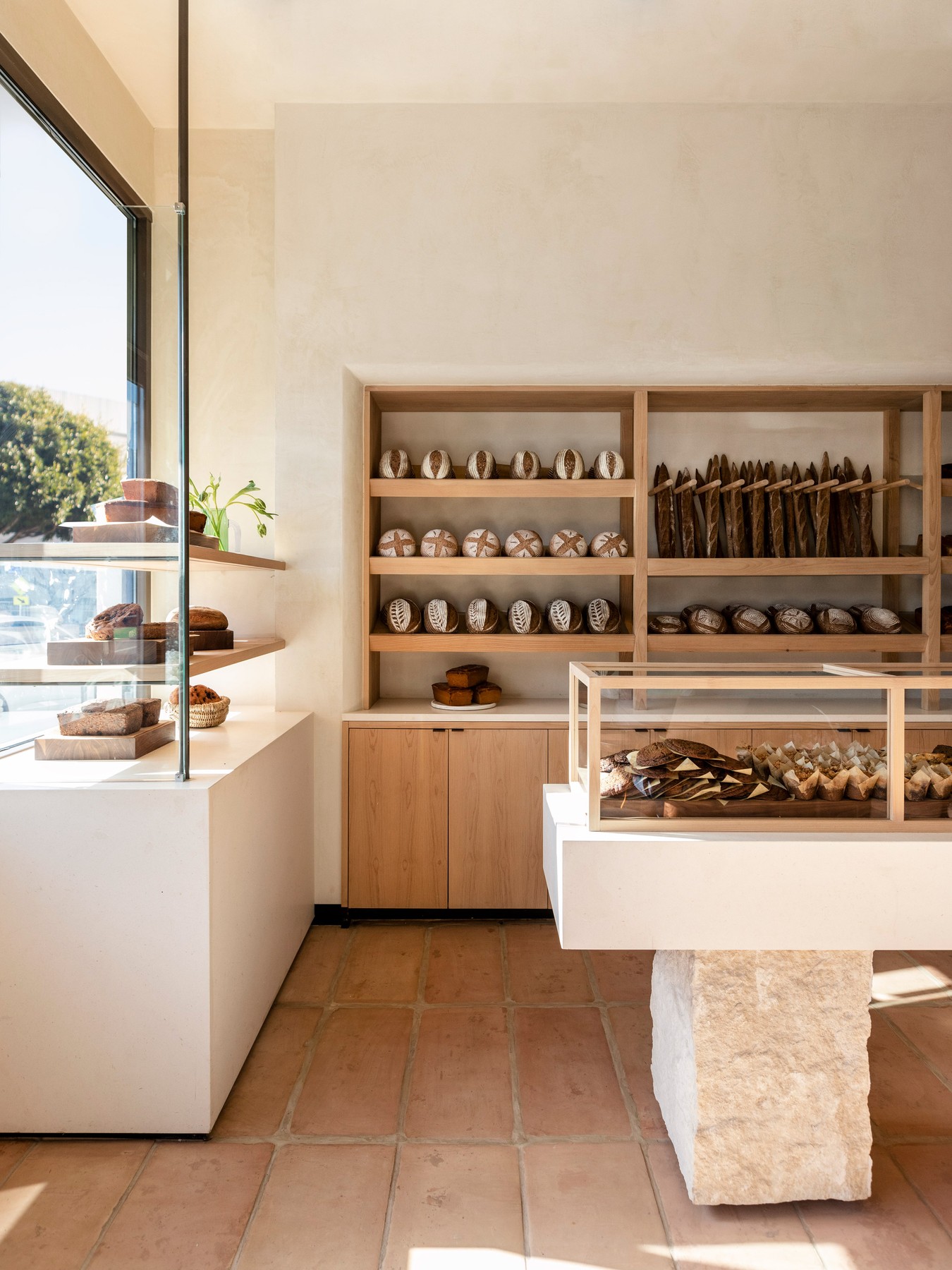 breadblok-commune-interiors-bakery-cafe-santa-monica-california_dezeen_2364_col_1.jpg