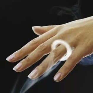 🌬️☁️💍 . . . . . #smoke #ring #jewelry