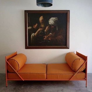 Geometric furniture x traditional painting = v satisfying combination , discovered via @sspashworth but the credit is unknow...