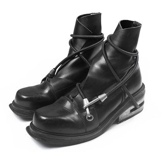 Current favorite boots; 90's Dirk Bikkembergs. What are your current favorite boots? #lucentement