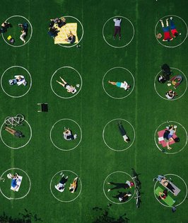 Social distance circles; the new normal of how to hang out responsibly at the park. Do you think these circles are effective...