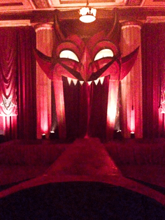 dirty-devils-peepshow-theatre-bizarre.jpg