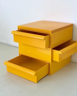 Early 1970s Simon Fussell for Kartell stacking drawers, SOLD. 💛🌈〰〰〰 #Kartell #simonfussell #yellow #popofcolor #homeunion #s...