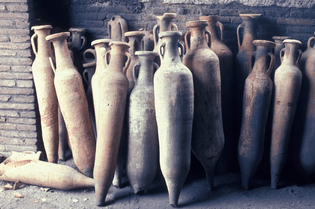 amphorae.jpg