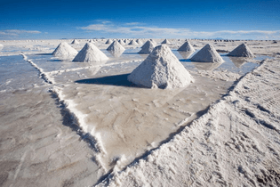 Bolivia, known to have the largest reserves of lithium, has offered the metal –used in making batteries of electric vehicles, laptops and smart phones– to India. Ambassador to India, Sergio Dario Arispe Barrientos, said Bolivia has the largest deposit of Lithium and India could explore this opportunity.