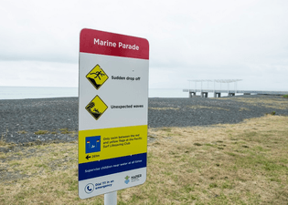 marine-parade-beach-safety-signage-dec-2017-news.jpg