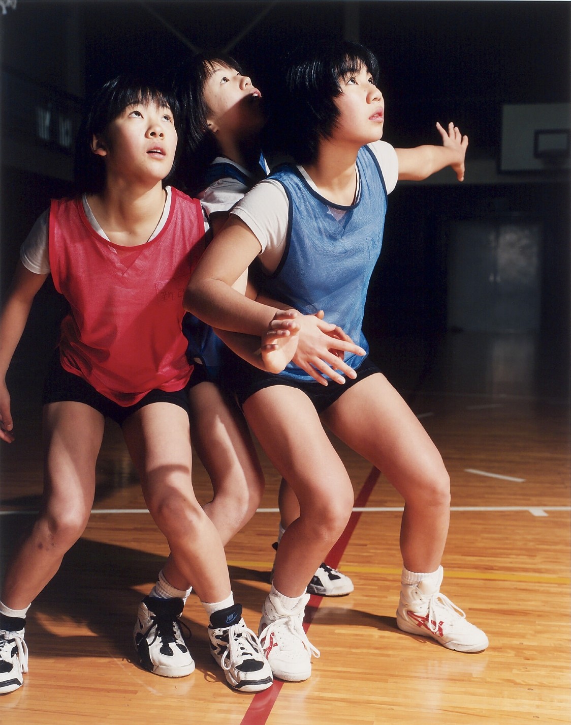 goshogaoka-girls-basketball-team-by-sharon-lockhart-1997-1362242467_org.png