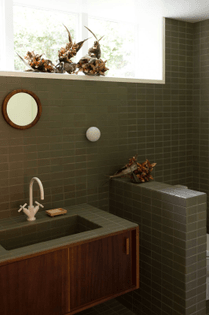 katie-lockhart-studio-heath-ceramics-tile-bathroom-neeve-woodward-4-1.jpg