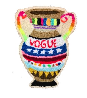 @ldrevsholt shared a photo on Instagram: “Vogue🏺 #vogue #vase #urn #calyxkrater #rughooking #tufting #tuftedrug #crocheting ...