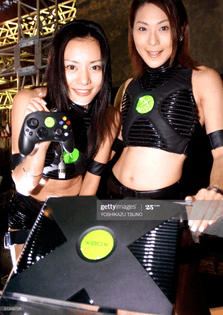 campaign-girls-of-us-software-giant-microsoft-displays-a-xbox-video-picture-id51342728?s=2048x2048