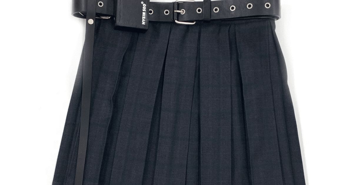 pleated-skirt-w-garter-belt-front.gif | Are.na