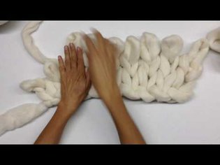 Cómo tejer una manta con las manos en una hora con lana merino