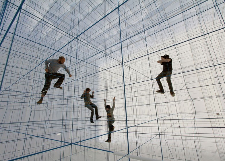 numenfor-use-creates-3d-grid-of-ropes-inside-inflatable-installation_dezeen_ss_6.jpg
