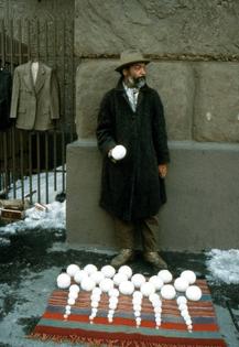David Hammons, Bliz-aard Ball Sale (1983)