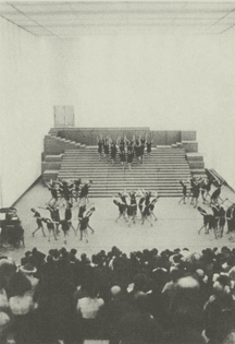An exhibition of eurhythmic exercises in the hall at Hellerau, during the festival of 1912.