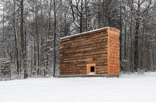 john-pawson-wooden-log-chapel-germany-designboom-02.jpg