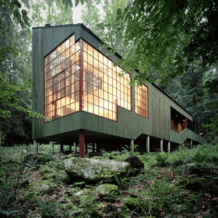 Eric and Ann Bohlin house designed by their son Peter Bohlin in West Cornwall, Connecticut, USA, 1973-75.