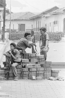 nicaragua-juin-1979-la-rvolution-sandiniste-contre-le-rgime-du-picture-id1054201670?s=2048x2048