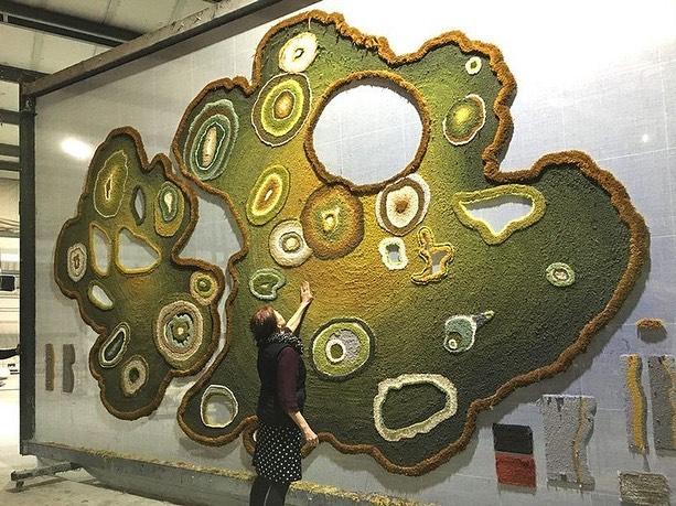 Decaying rug - Lizan Freijsen
