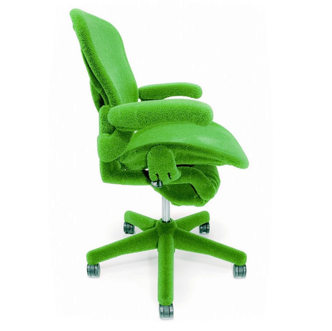 стул зеленого цвета у младенца
