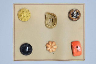 Card of Buttons, 1950s (made) John Templeton (Buttons) Ltd.