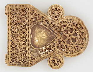 Plaque, Probably from a Belt.  Southern Spain / 12th–early 13th century AD.  Gold sheet and wire / 7.2 x 9cm.