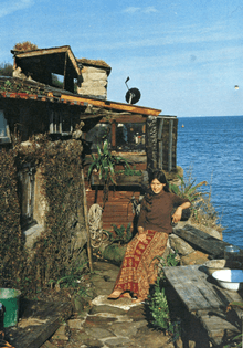 Image  Simply Living, No.7 Pg.54, The huts of Dobroyd Head (1978)