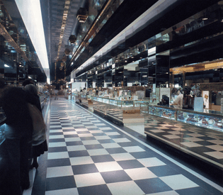 Bloomingdale's - New York, NY (1980)