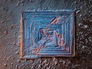 this-may-look-like-some-kind-of-ancient-tablet-but-its-actually-a-crystal-of-table-salt-.jpg