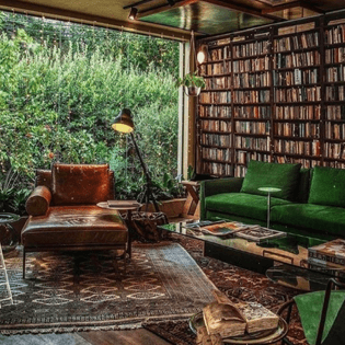 bookshelf2.jpg