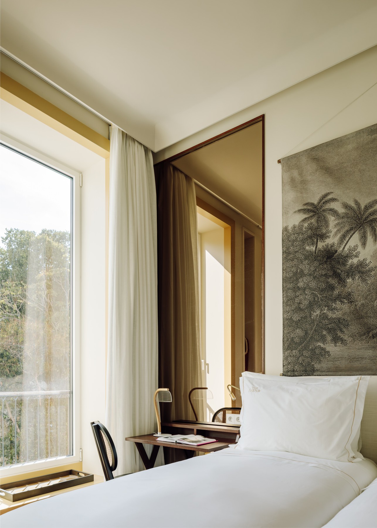 the-ivens-hotel-lisbon-rooms-by-cristina-matos-photo-francisco-nogueira-yellowtrace-11.jpg