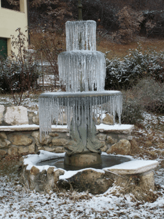 fontana_ice_water_winter_cold_frozen_icicle-839122.jpg