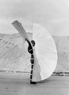 Rebecca Horn, White Body Fan, 1972. Photograph. Rebecca Horn Collection. © 2019 Rebecca Horn/ProLitteris, Zürich.