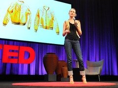 Suzanne Lee: Grow your own clothes