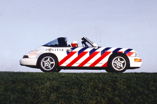 studio-dumbar-police-car-branding-striping-politie-auto-04-1600x.webp